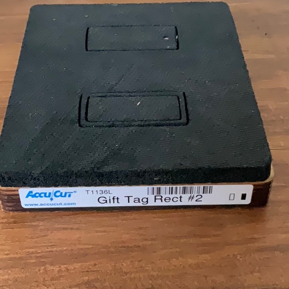 AccuCut Ellison 'Gift Tag Rect #2' Wooden Die (4.75" x 5.75") - Picture 3 of 3